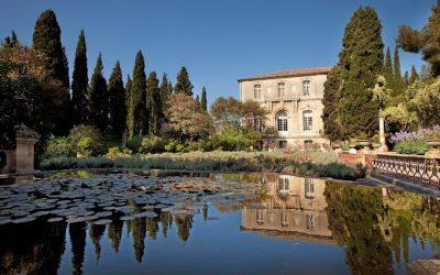 Book private VTC chauffeur service Villeneuve lès Avignon
